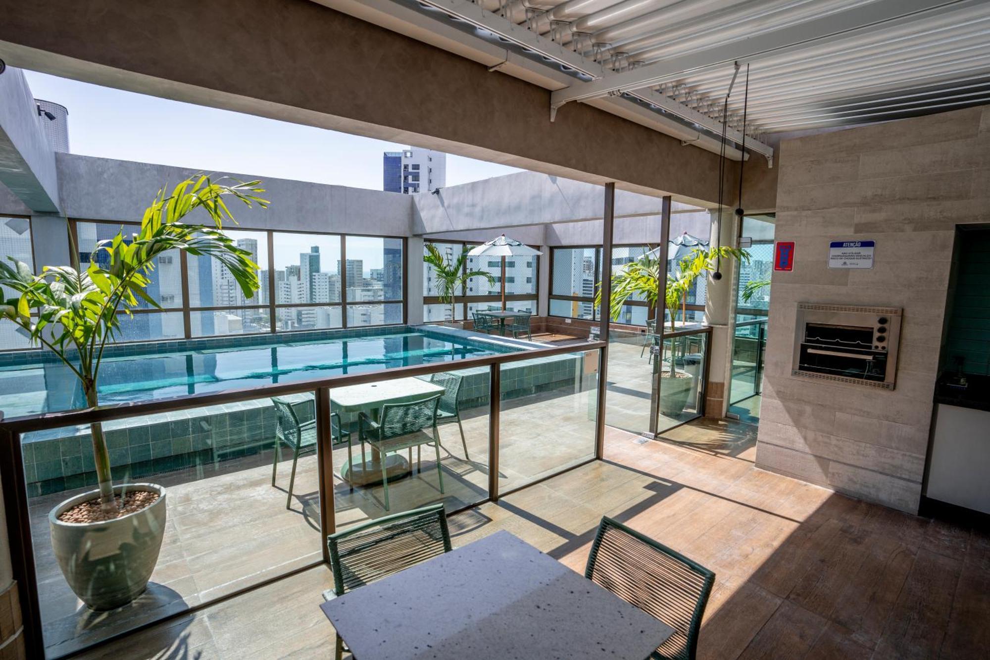 Rooftop 470 *